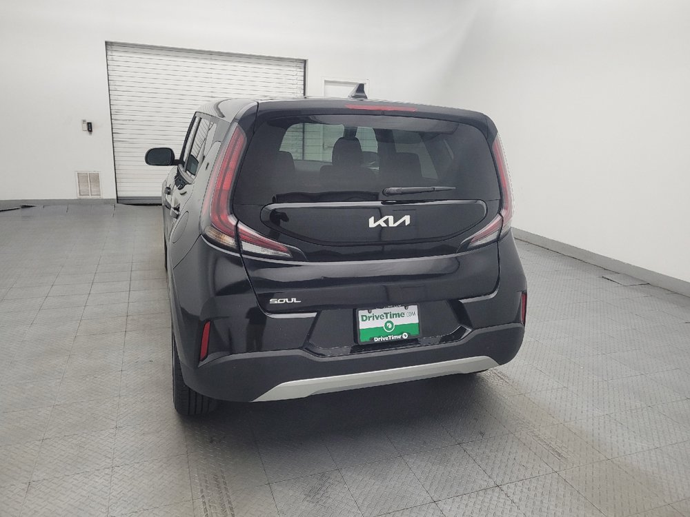 Used 2023 Kia Soul LX FWD image 6