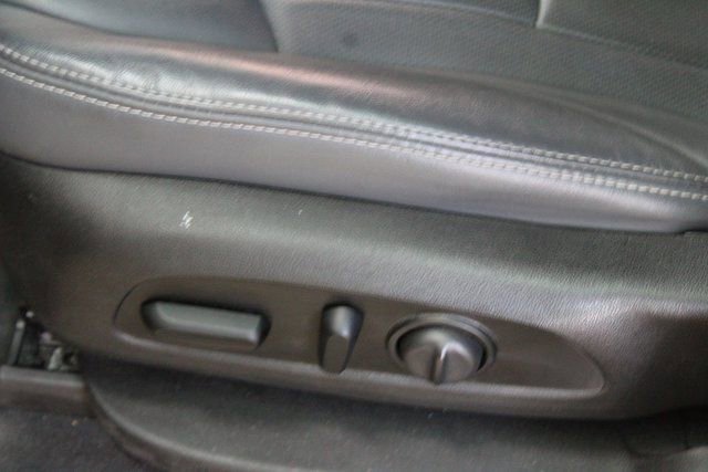 Used 2021 Buick Enclave Essence image 14