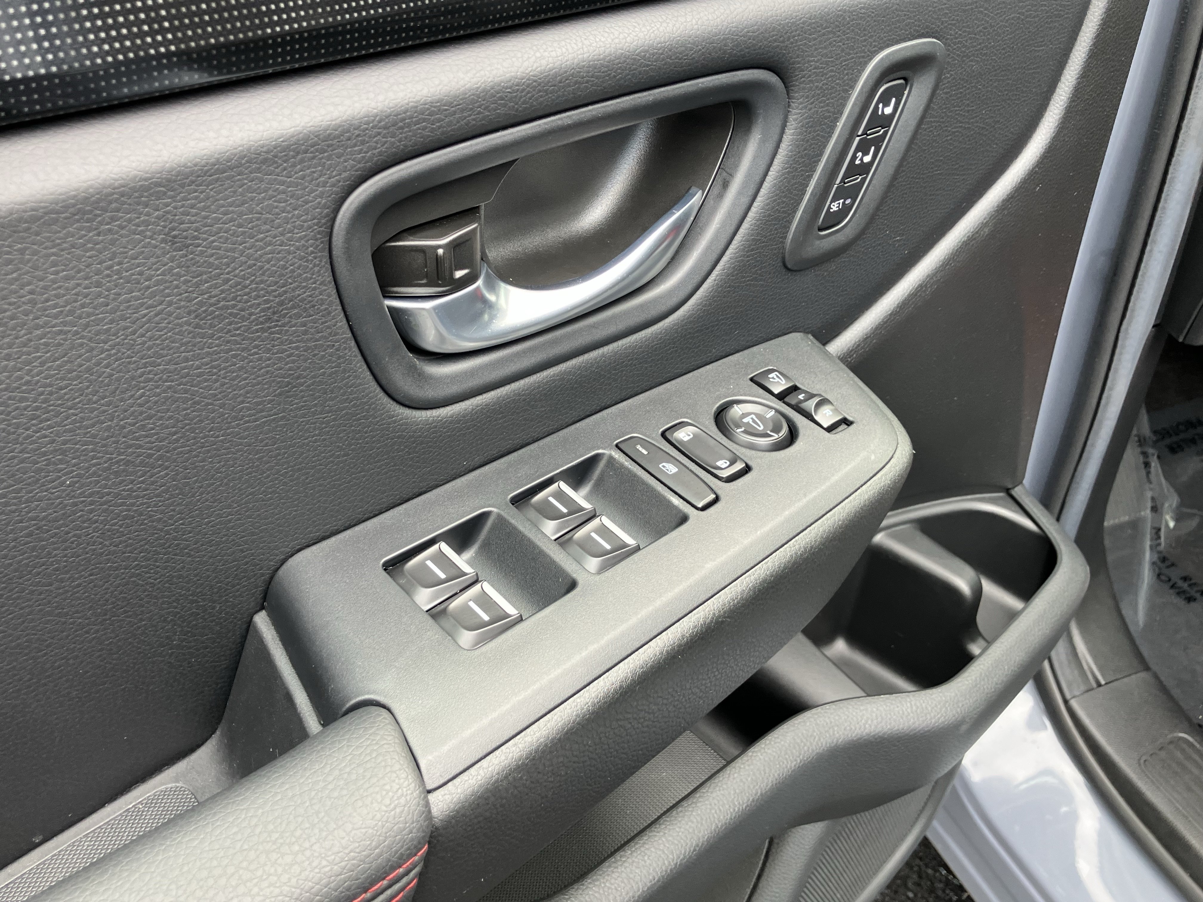 Certified 2025 Honda Pilot Black Edition image 15