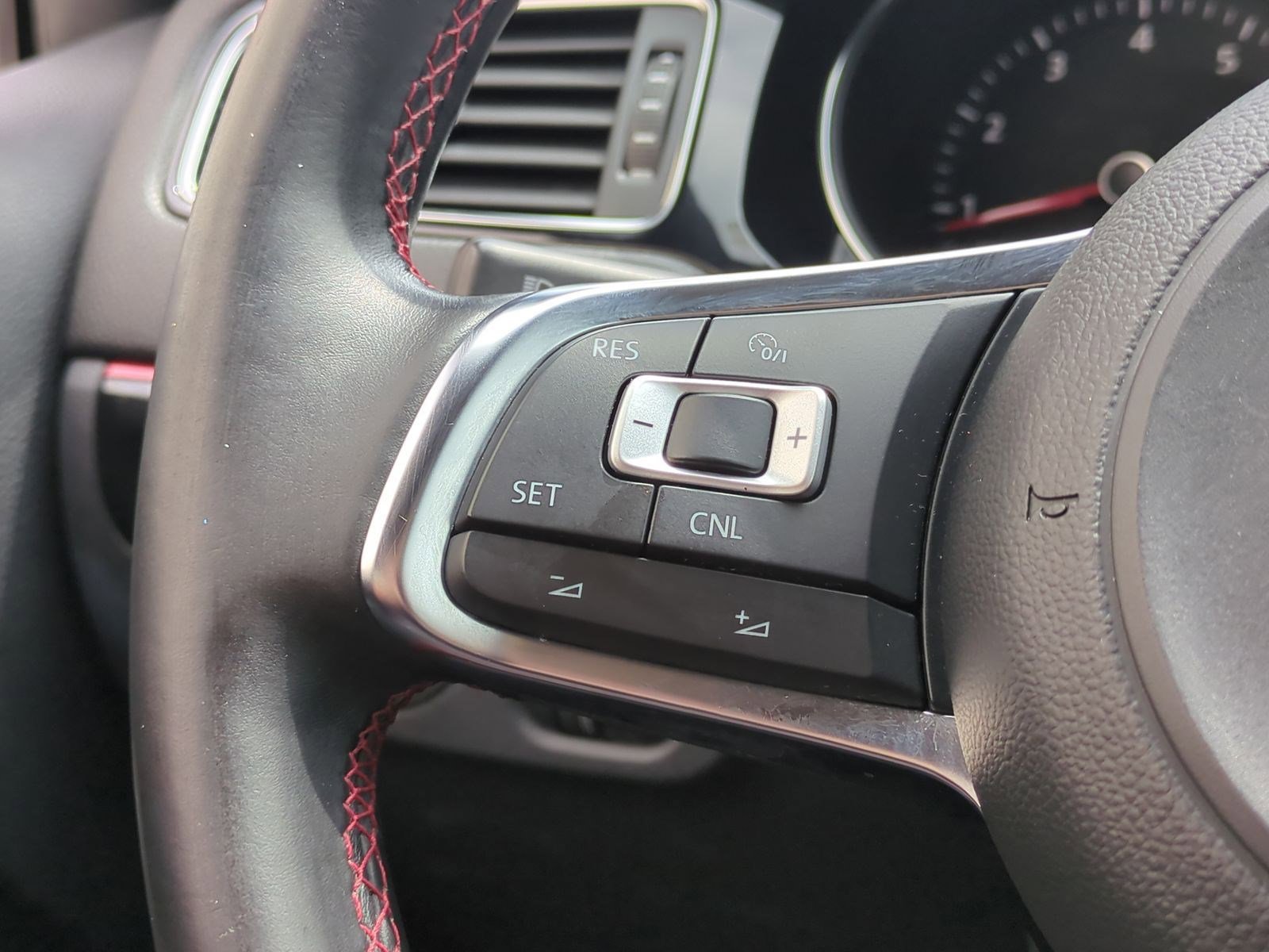 Used 2017 Volkswagen Jetta GLI FWD image 19