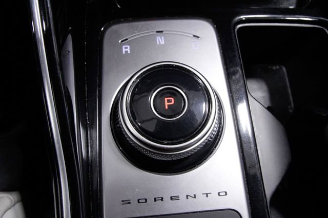 Used 2022 Kia Sorento SX Prestige w/ Panoramic Sunroof Package image 32
