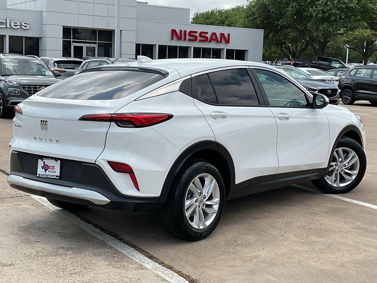 Used 2025 Buick Envista Preferred image 5