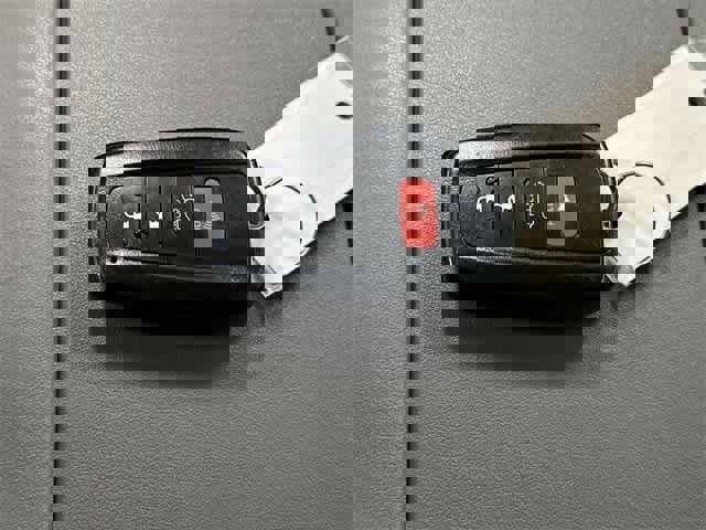 Used 2023 Toyota Highlander L image 30