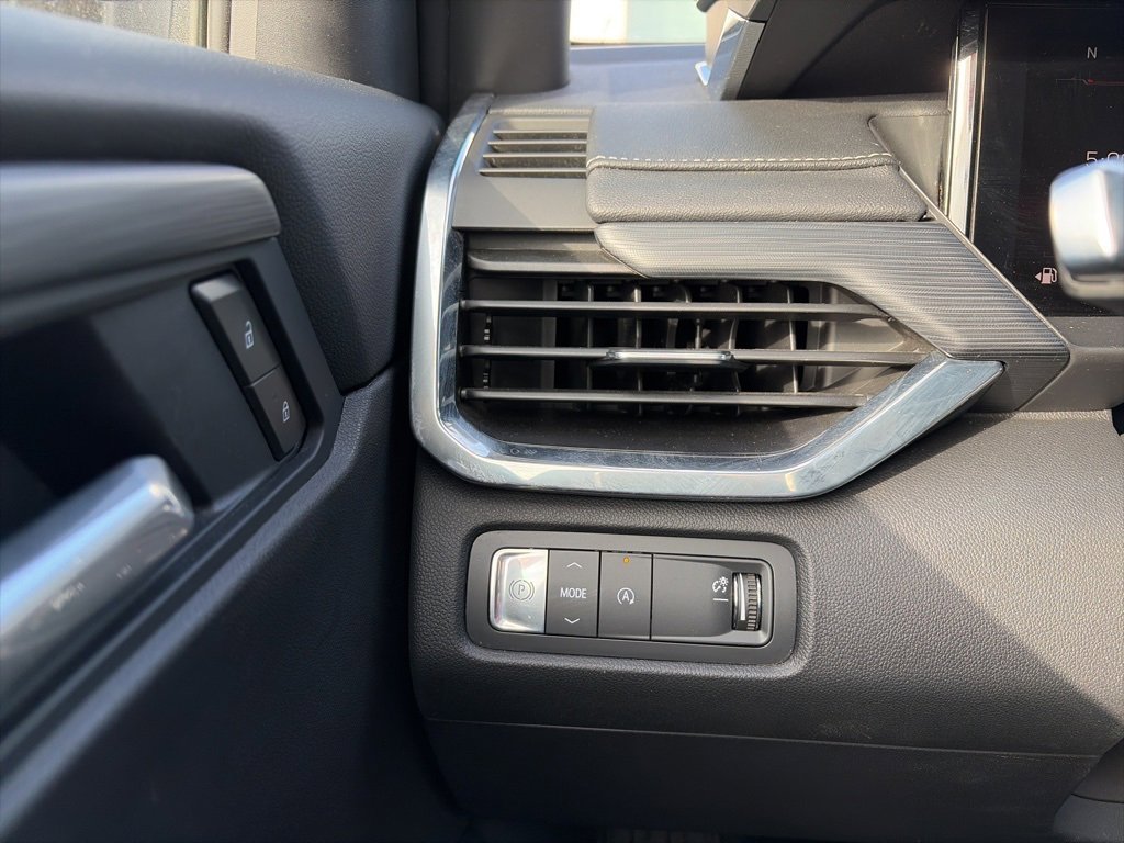 Used 2025 GMC Acadia Elevation image 19