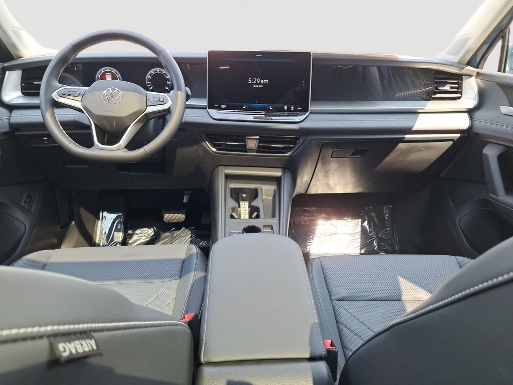 New 2025 Volkswagen Tiguan SE image 21