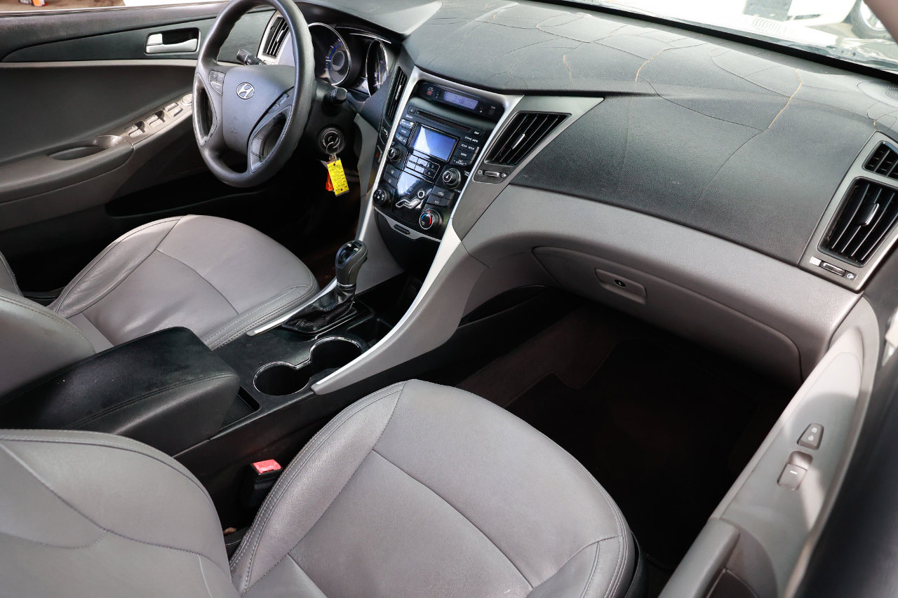 Used 2013 Hyundai Sonata GLS image 16