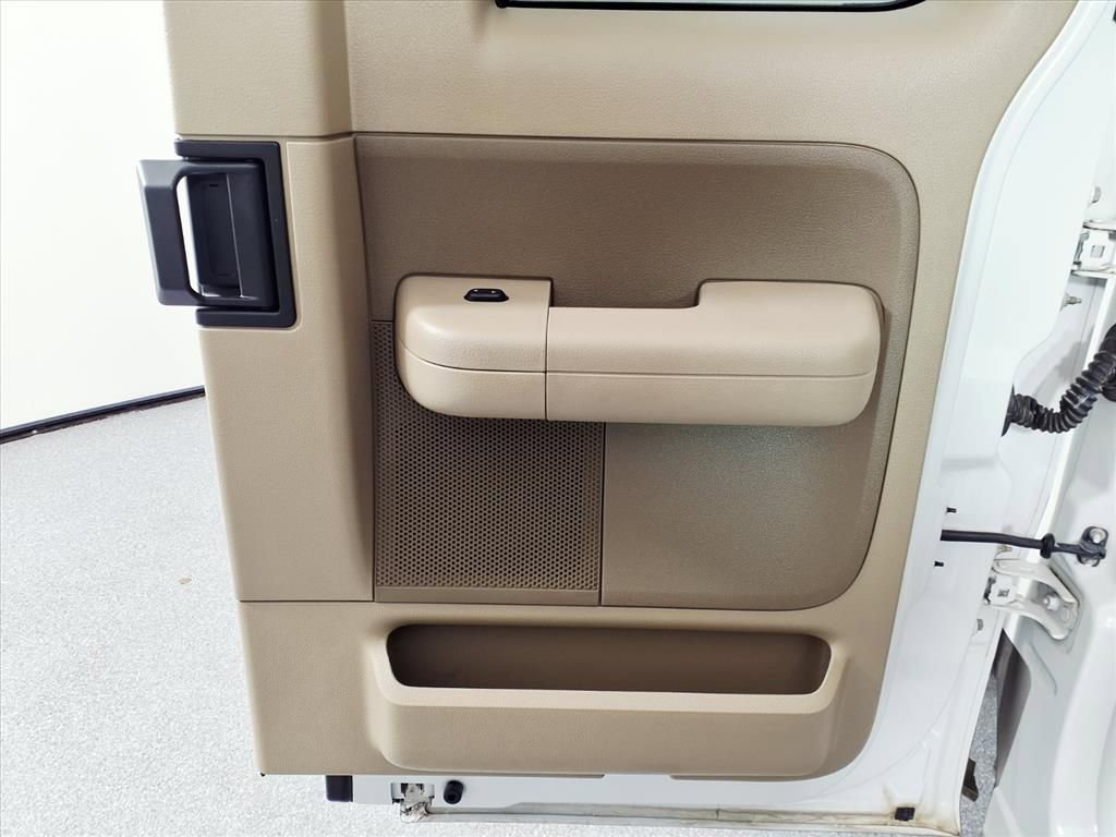 Used 2005 Ford F150 XLT image 10