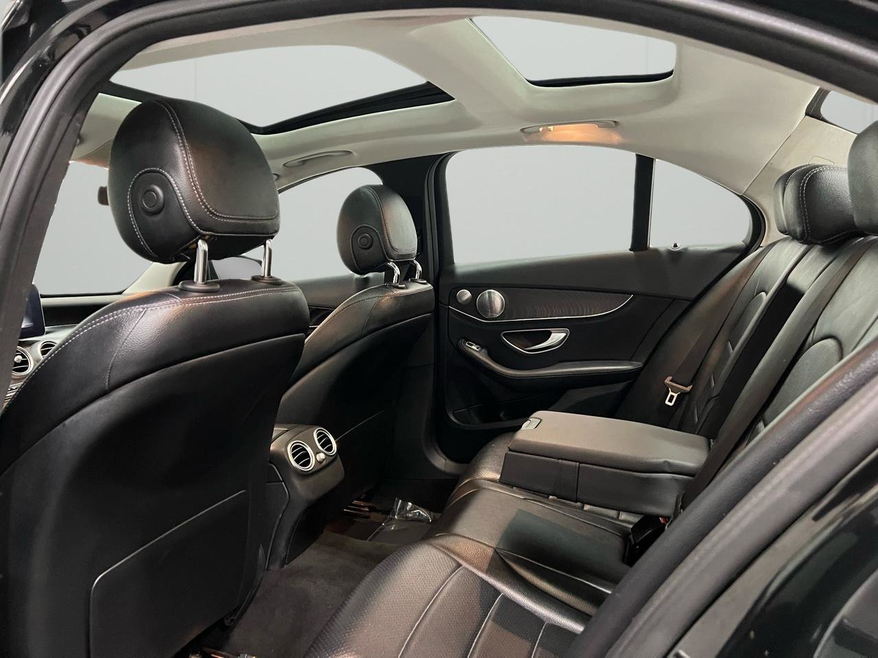Used 2015 Mercedes-Benz C 300 4MATIC Sedan image 31