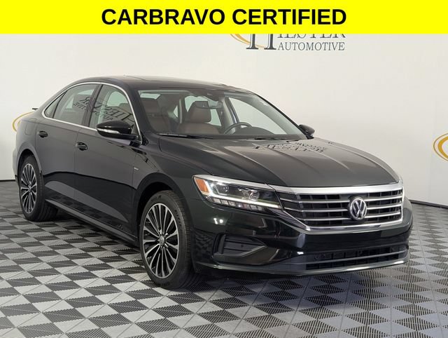 Used 2022 Volkswagen Passat 2.0T FWD image 2
