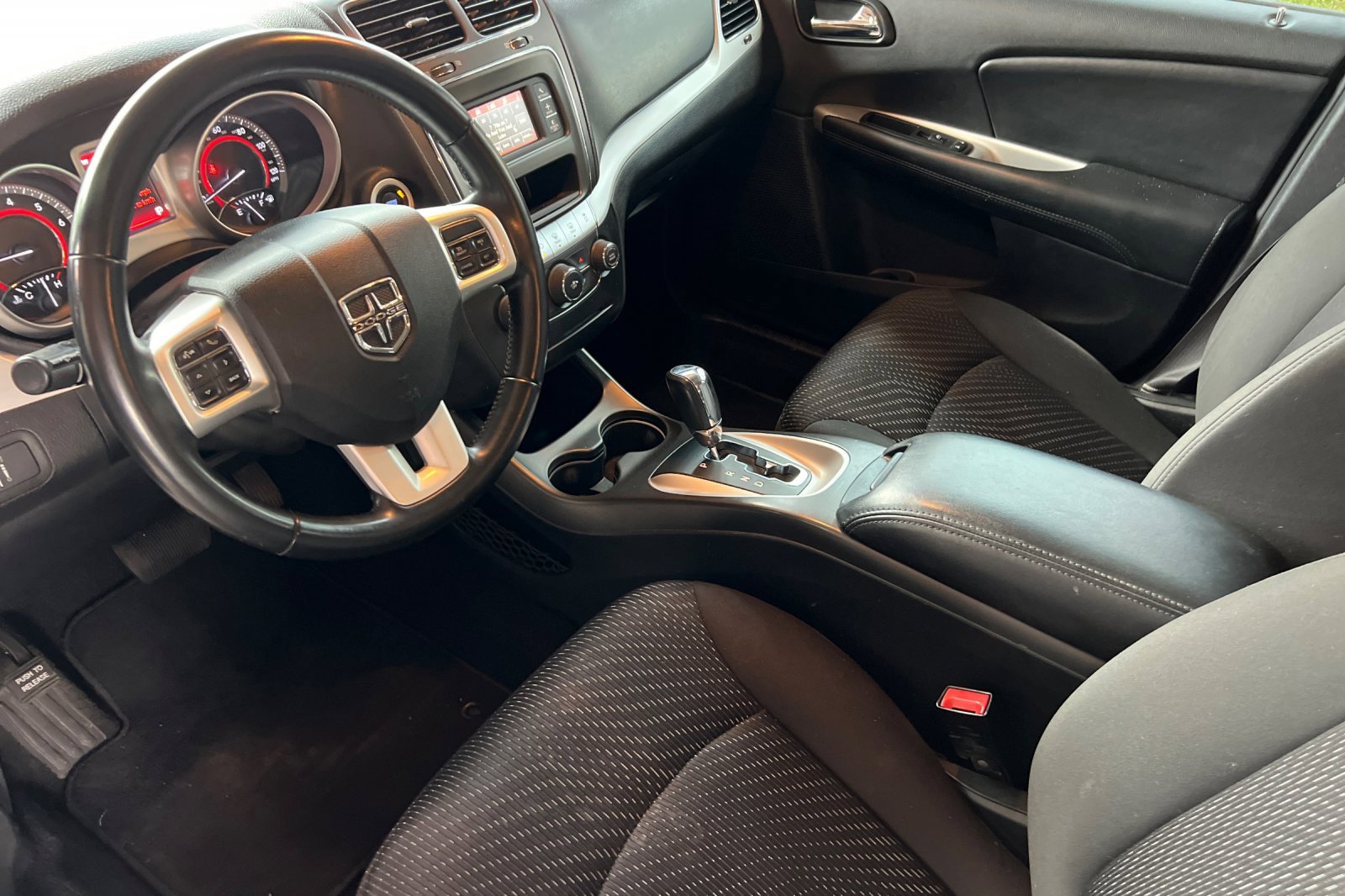 Used 2018 Dodge Journey SE w/ Popular Equipment Group image 11