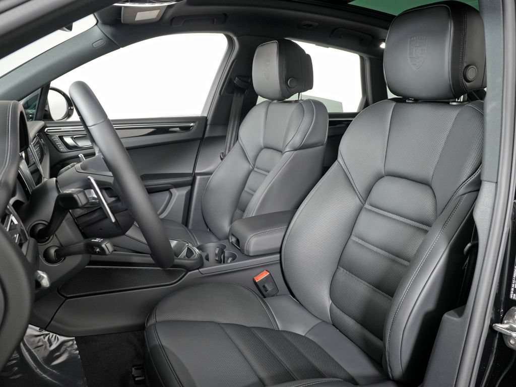 New 2026 Porsche Macan S AWD/4WD image 5