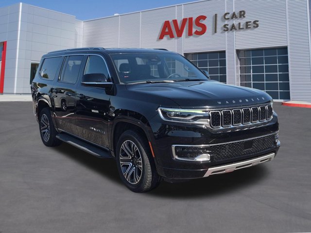 Used 2025 Jeep Wagoneer L Series II AWD/4WD image 3