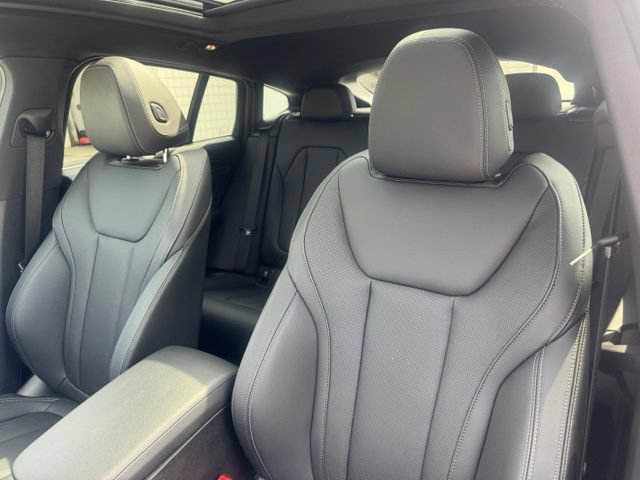 Used 2025 BMW X4 xDrive30i AWD/4WD image 19