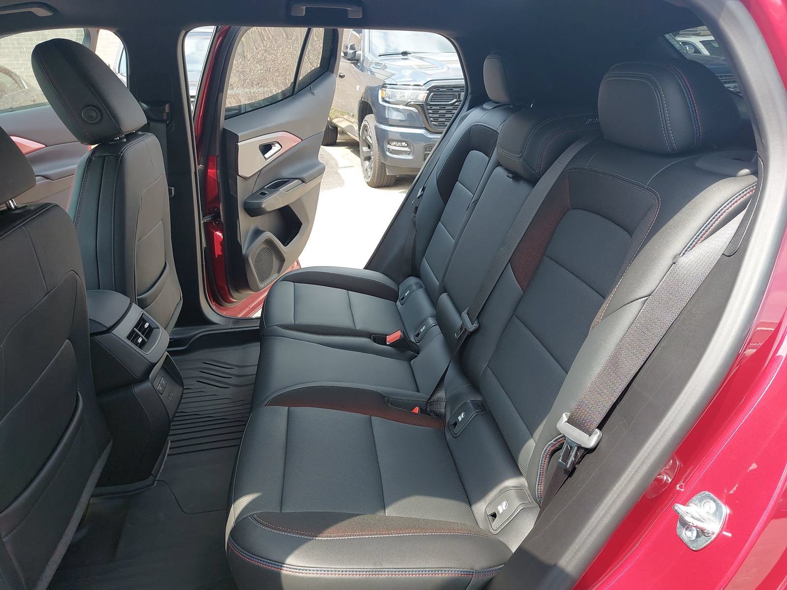 Used 2024 Chevrolet Equinox EV RS FWD image 15