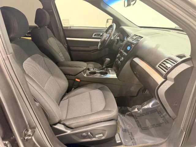 Used 2017 Ford Explorer XLT w/ Equipment Group 201A image 41