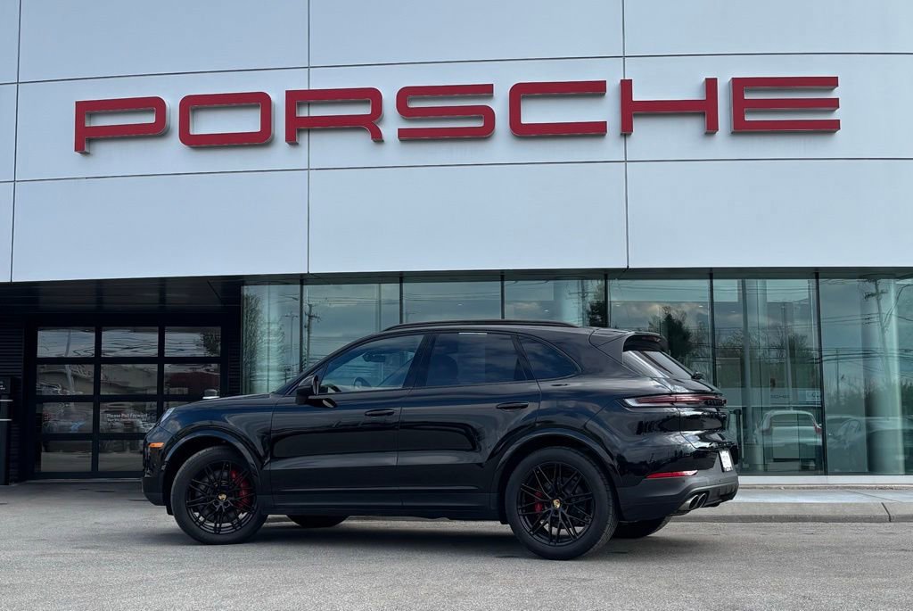 Certified 2024 Porsche Cayenne S AWD/4WD image 3