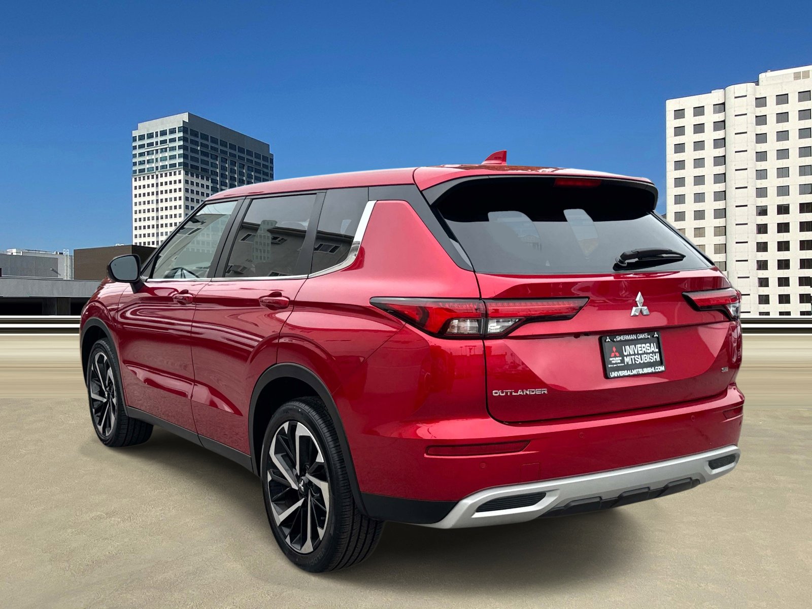 Used 2023 Mitsubishi Outlander SE FWD image 4