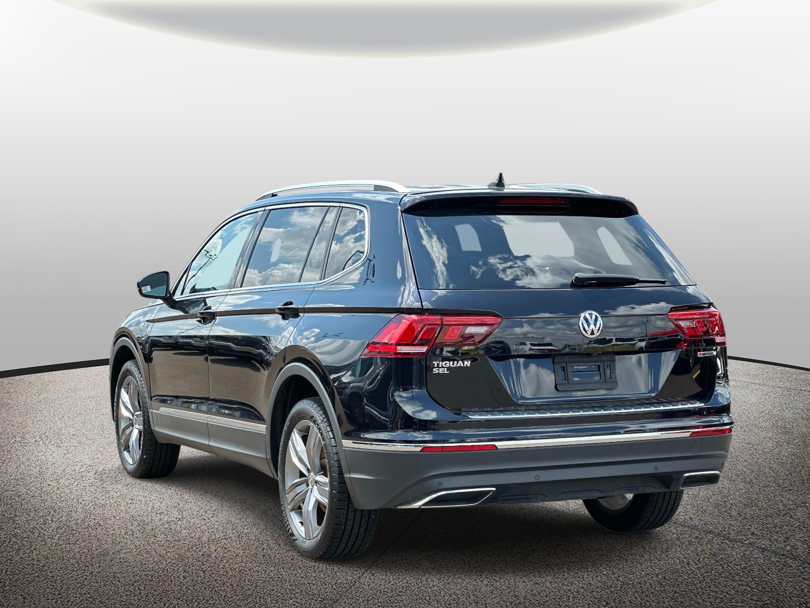 Used 2021 Volkswagen Tiguan S AWD/4WD image 4