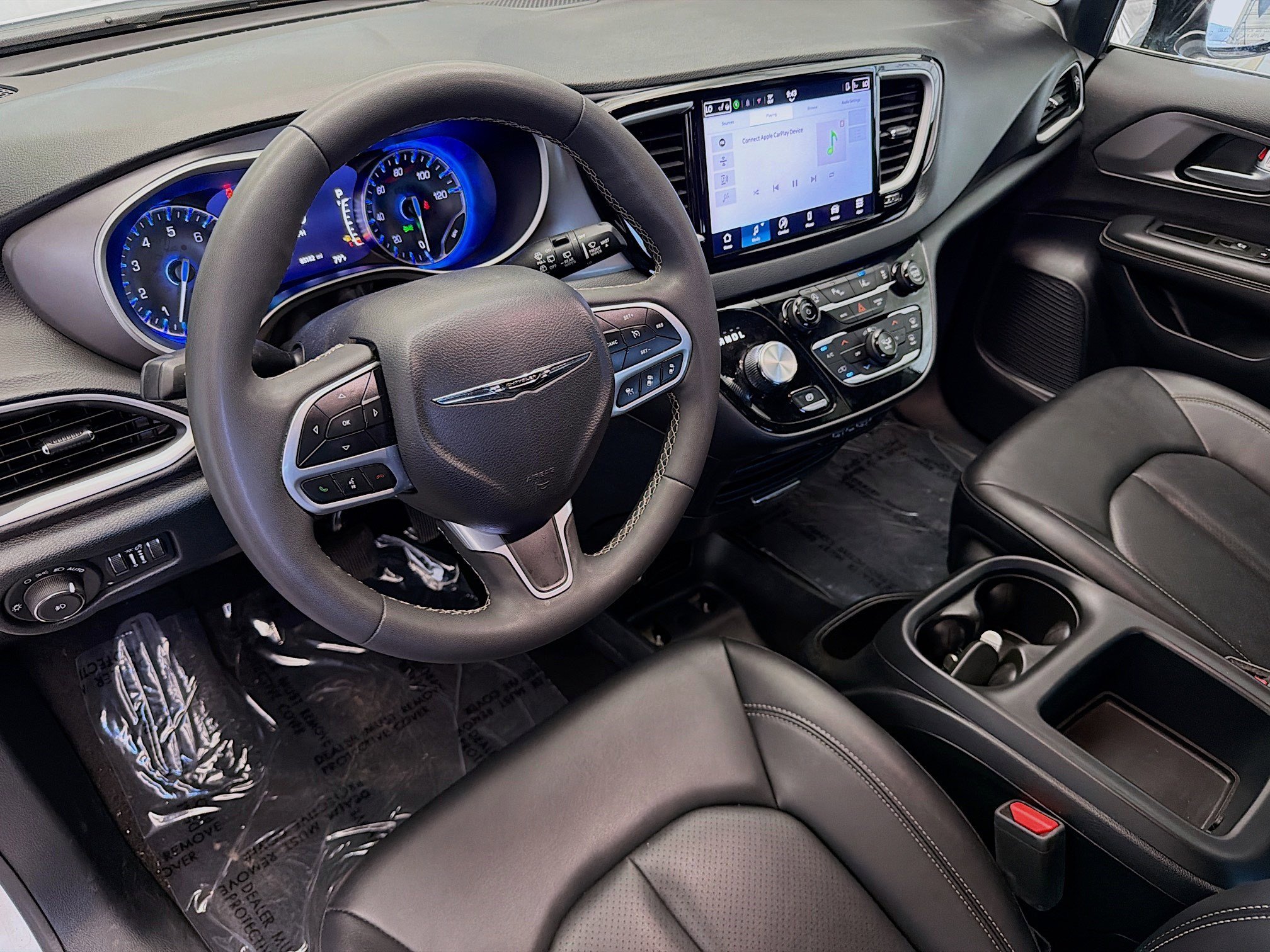 Used 2025 Chrysler Pacifica Select FWD image 7