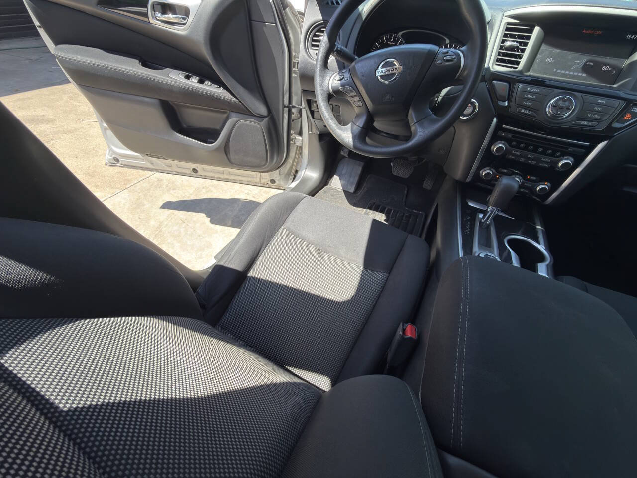 Used 2017 Nissan Pathfinder S AWD/4WD image 33