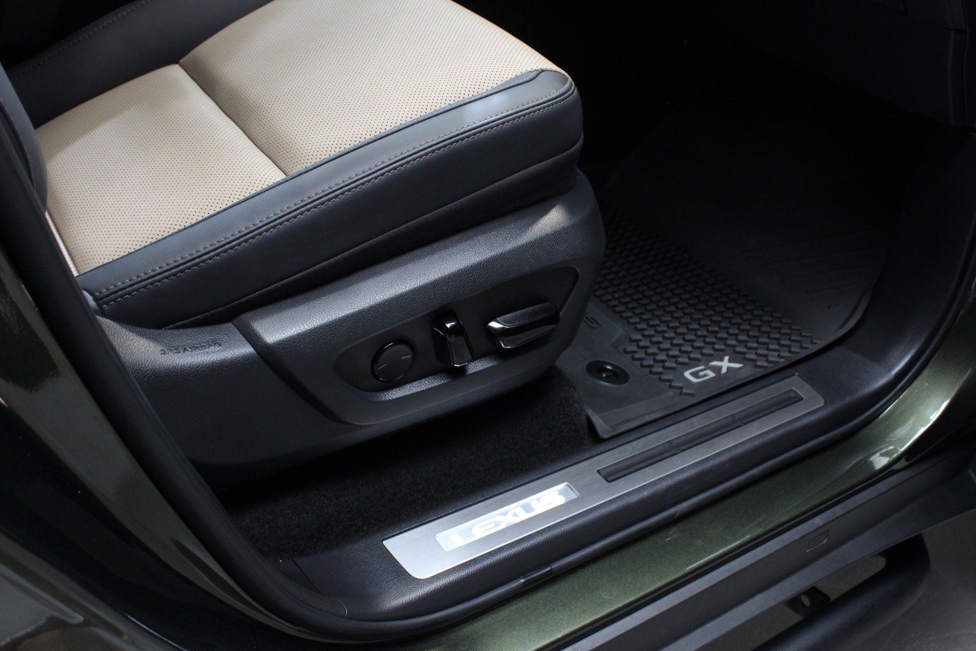 Used 2024 Lexus GX 550 image 49