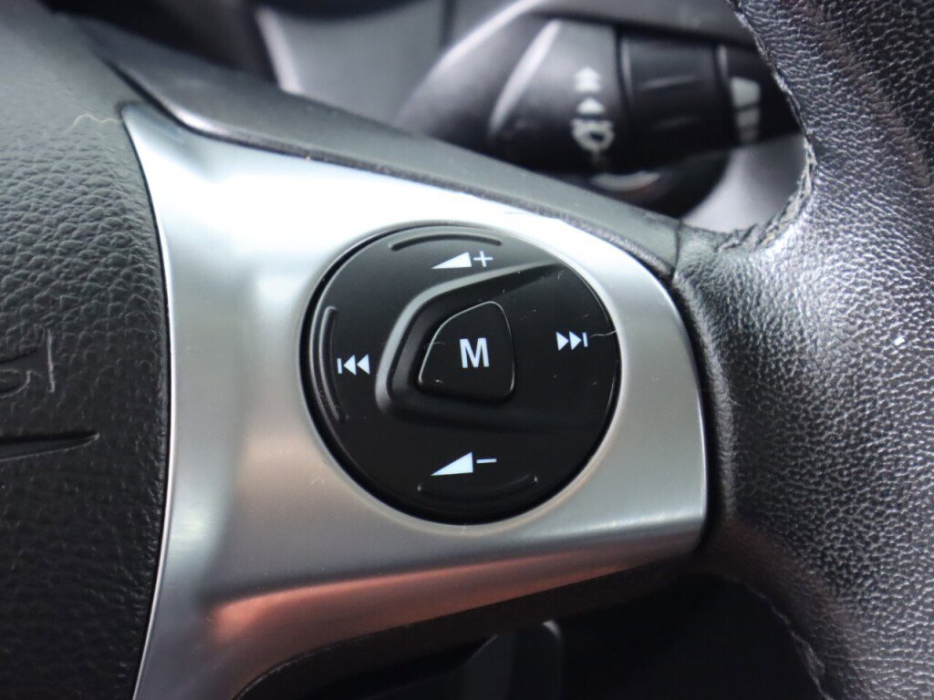 Used 2012 Ford Focus Titanium image 14