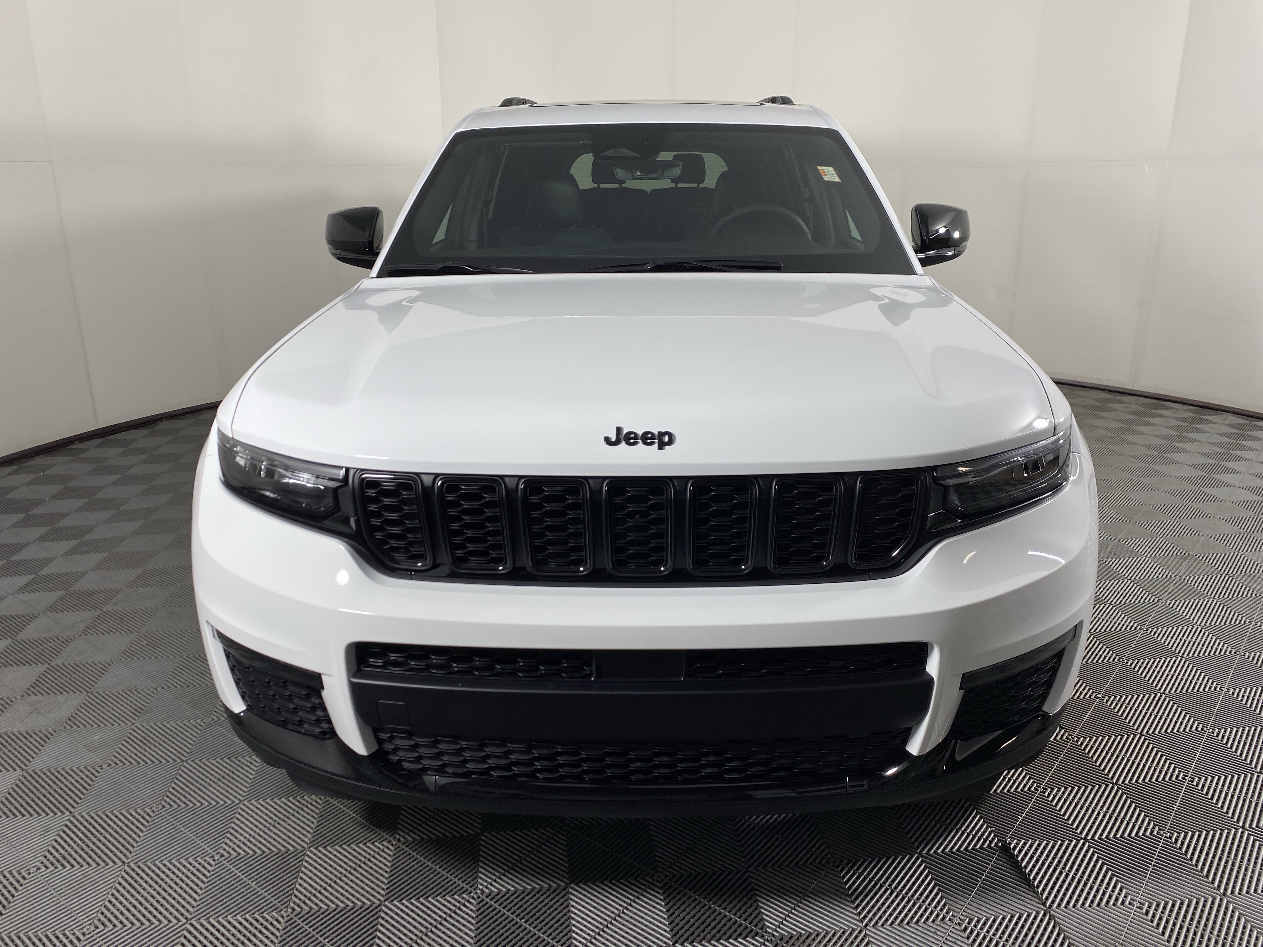 New 2025 Jeep Grand Cherokee L Limited w/ Black Appearance Package image 13