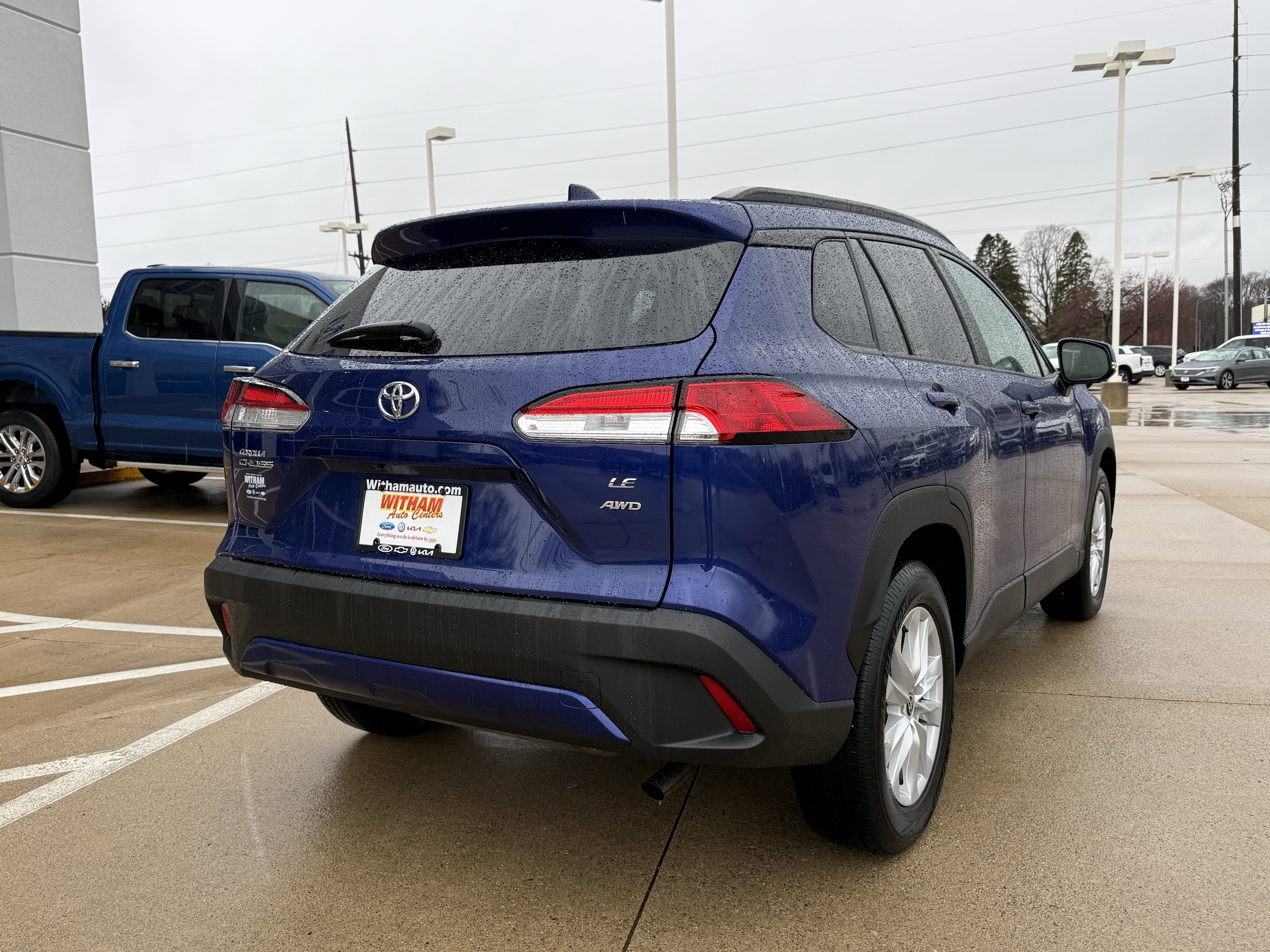 Used 2022 Toyota Corolla Cross LE w/ Moonroof Package image 4