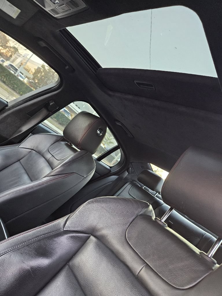 Used 2015 Jaguar XF Sport RWD image 3