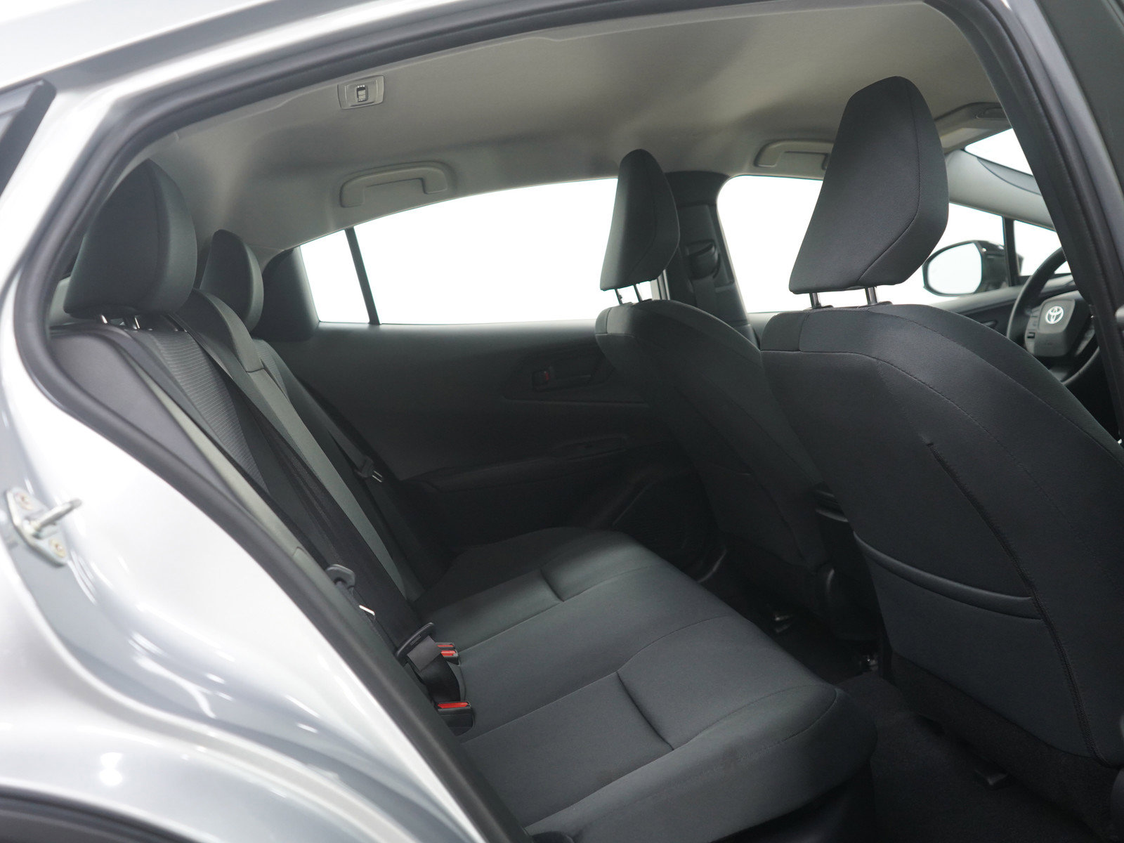 Used 2025 Toyota Prius LE image 12