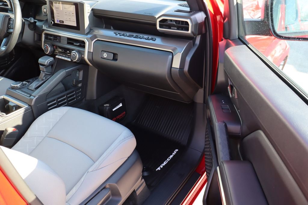 Used 2025 Toyota Tacoma TRD Sport image 43