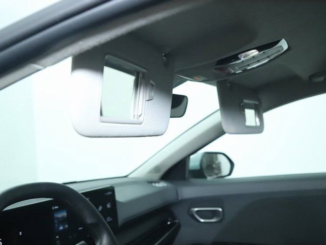 Used 2025 Kia K4 LXS image 19