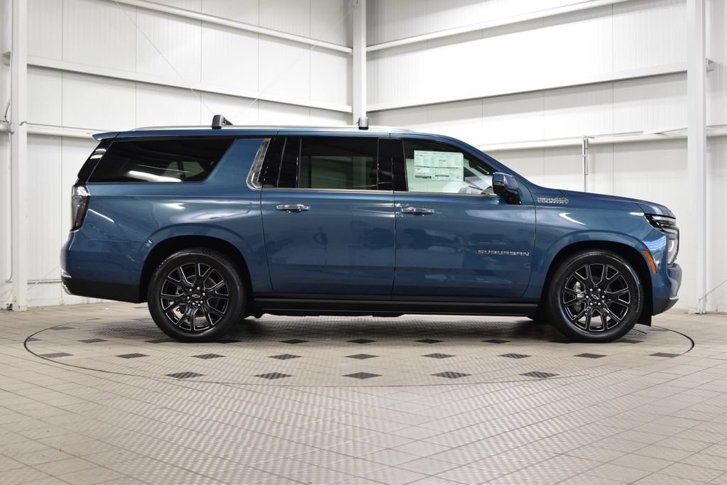 New 2026 Chevrolet Suburban High Country AWD/4WD image 9