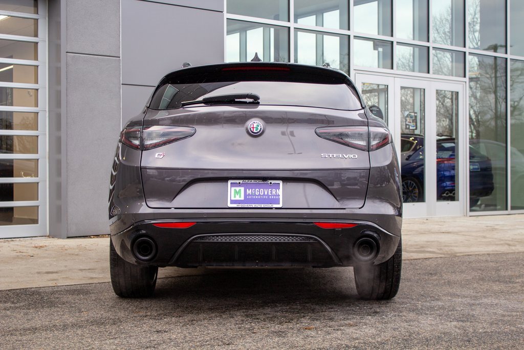 New 2025 Alfa Romeo Stelvio Sprint image 9