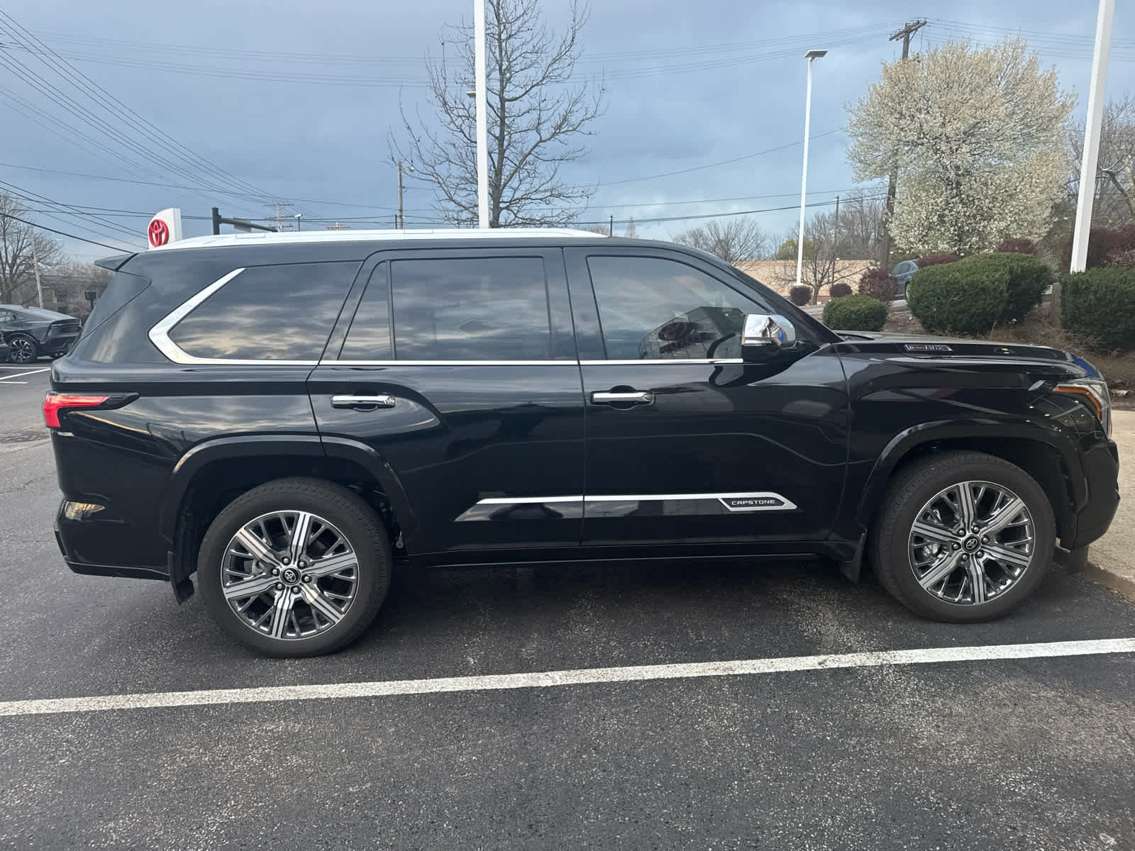 Used 2025 Toyota Sequoia Capstone image 7