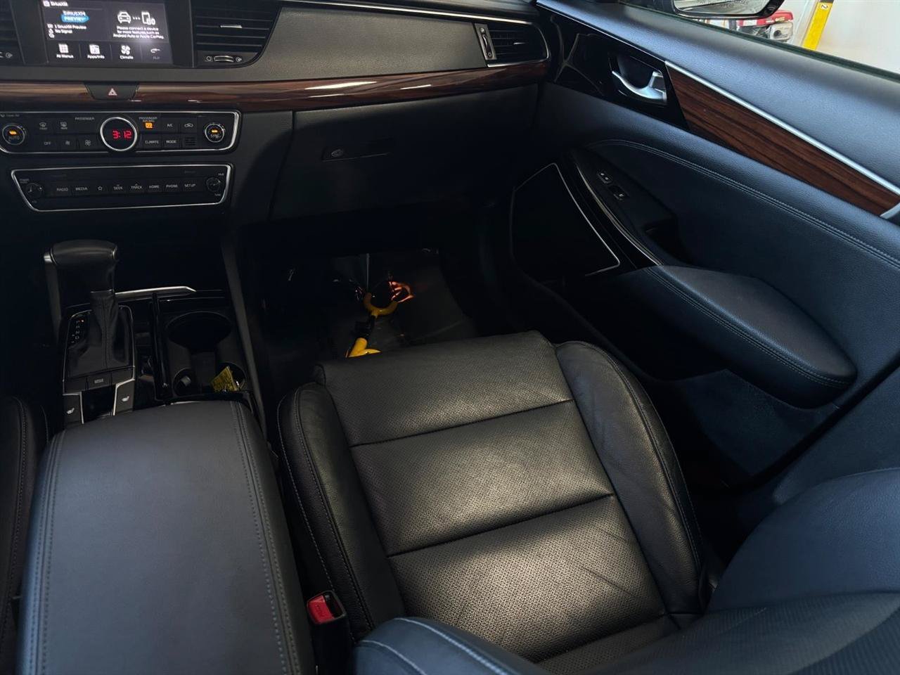 Used 2019 Kia Cadenza Premium FWD image 6