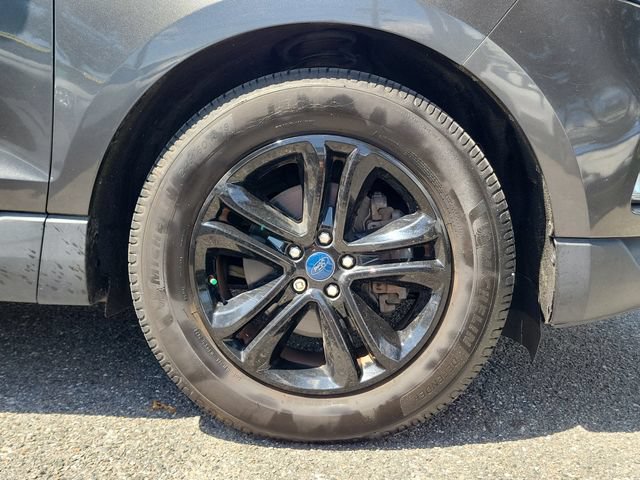 Used 2019 Ford Edge SEL w/ Equipment Group 201A FWD image 6