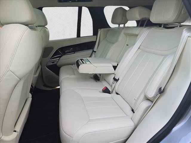 Certified 2023 Land Rover Range Rover SE image 16