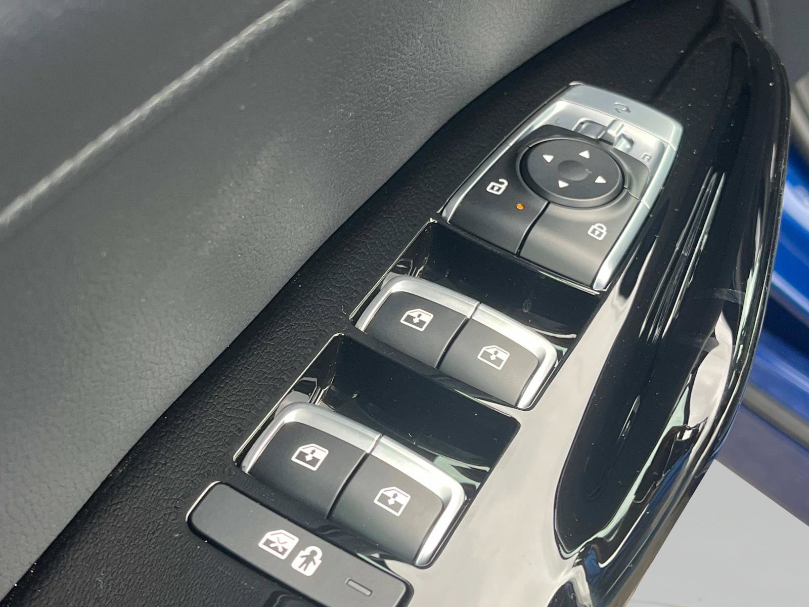 New 2025 Kia K5 EX FWD image 24