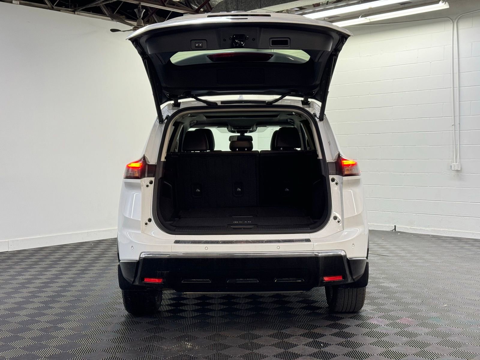 Certified 2024 Nissan Rogue Platinum w/ Platinum Premium Package image 30