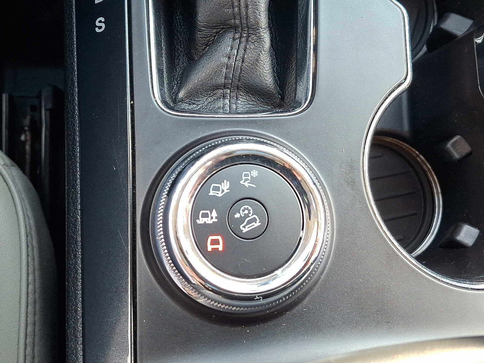 Certified 2018 Ford Explorer Platinum image 24