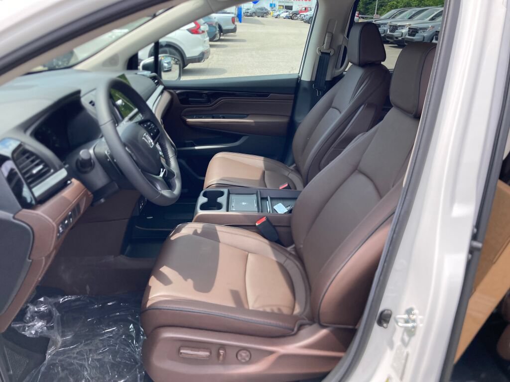New 2026 Honda Odyssey Touring image 9