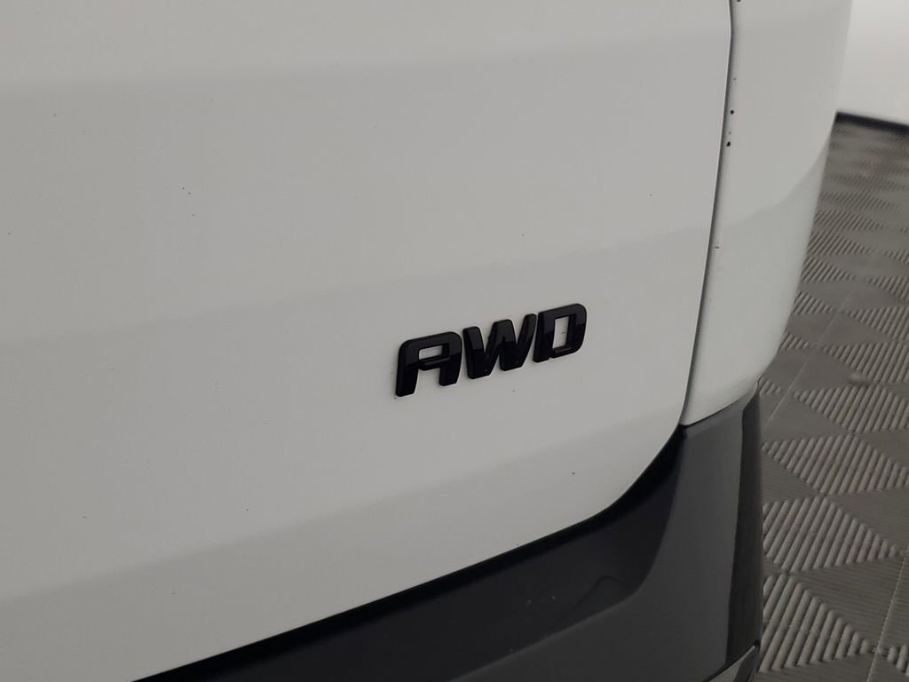 Used 2023 Chevrolet Traverse Premier w/ Redline Edition image 33