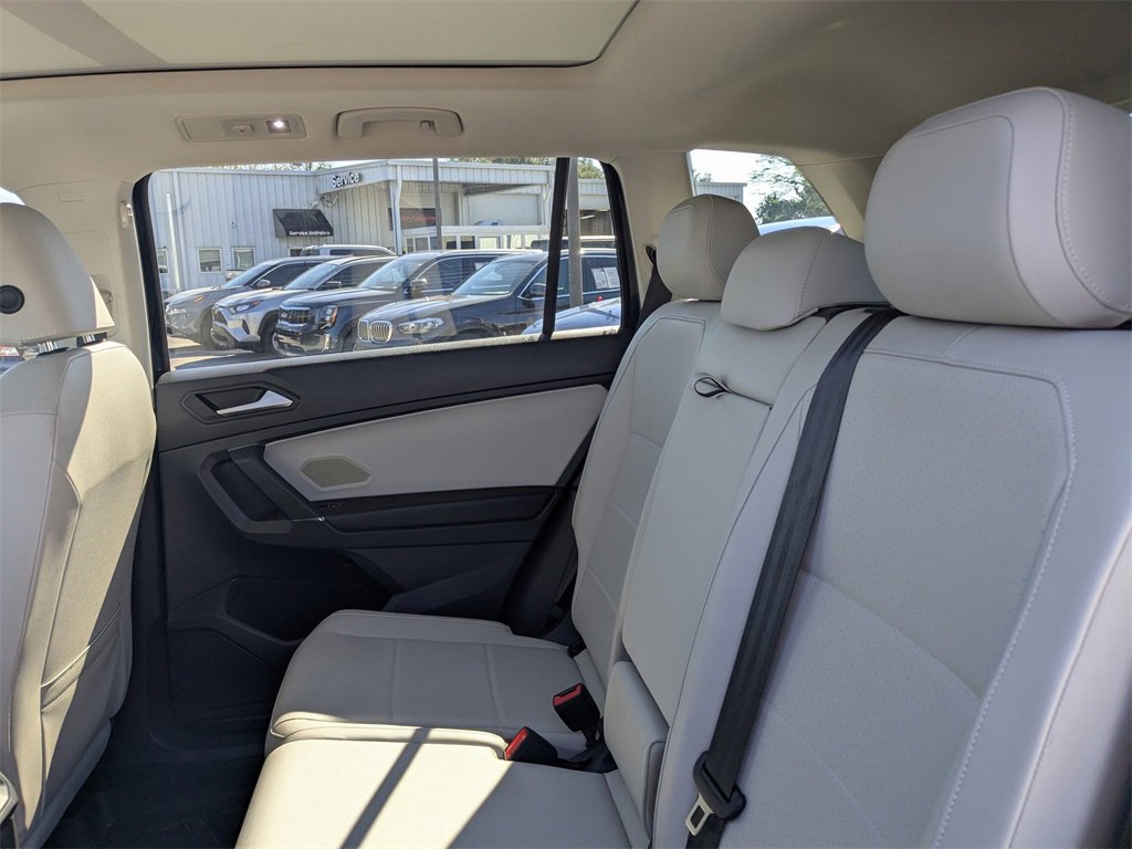 Used 2020 Volkswagen Tiguan SEL image 14
