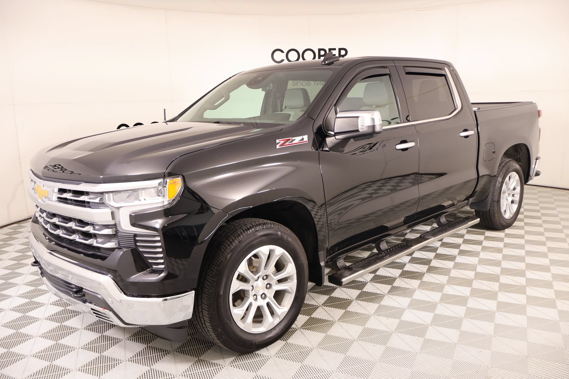 Used 2022 Chevrolet Silverado 1500 LTZ AWD/4WD image 11