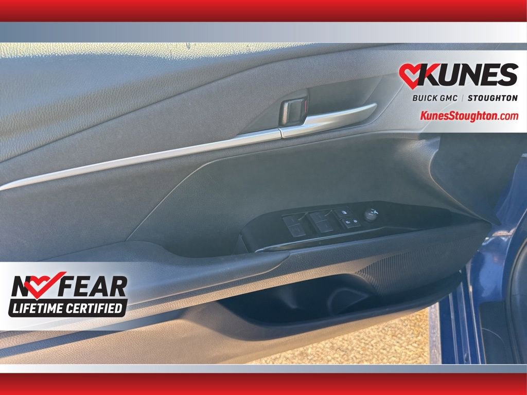 Used 2025 Toyota Camry LE FWD image 19