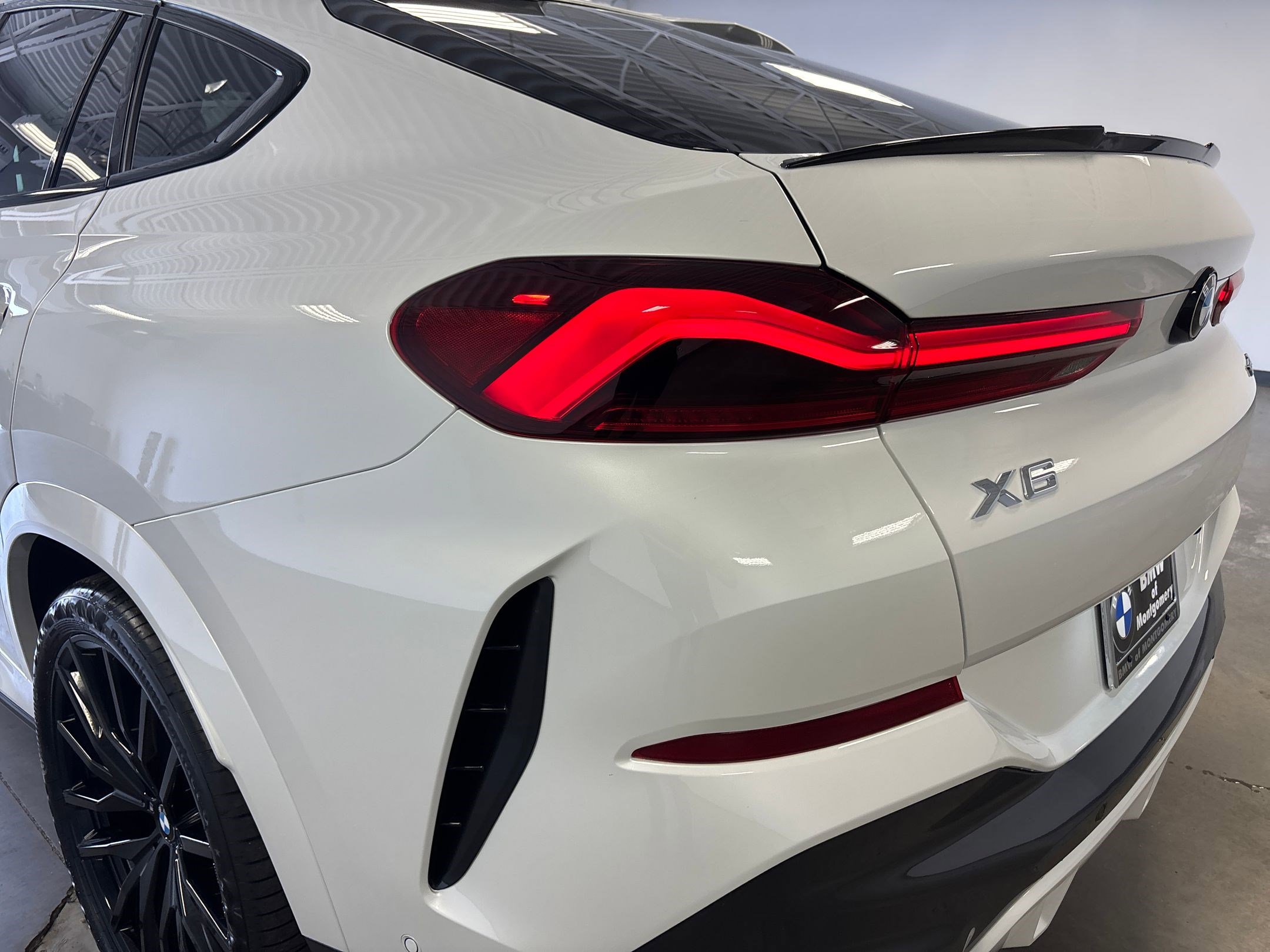 New 2026 BMW X6 xDrive40i image 11