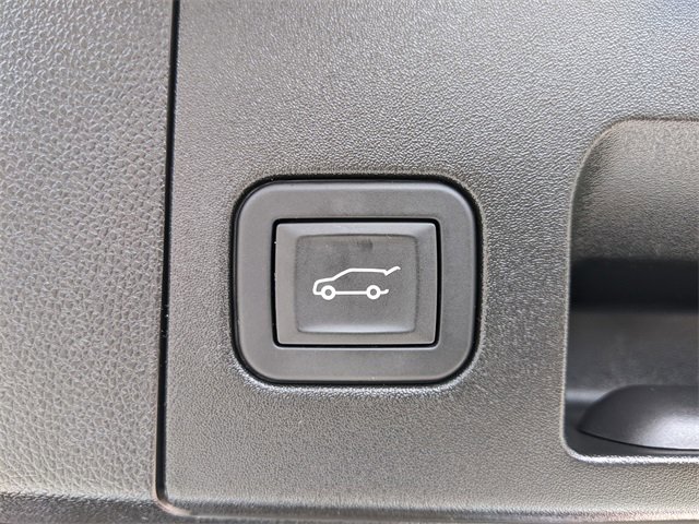 Used 2025 Cadillac XT4 Premium Luxury w/ Technology Package image 10