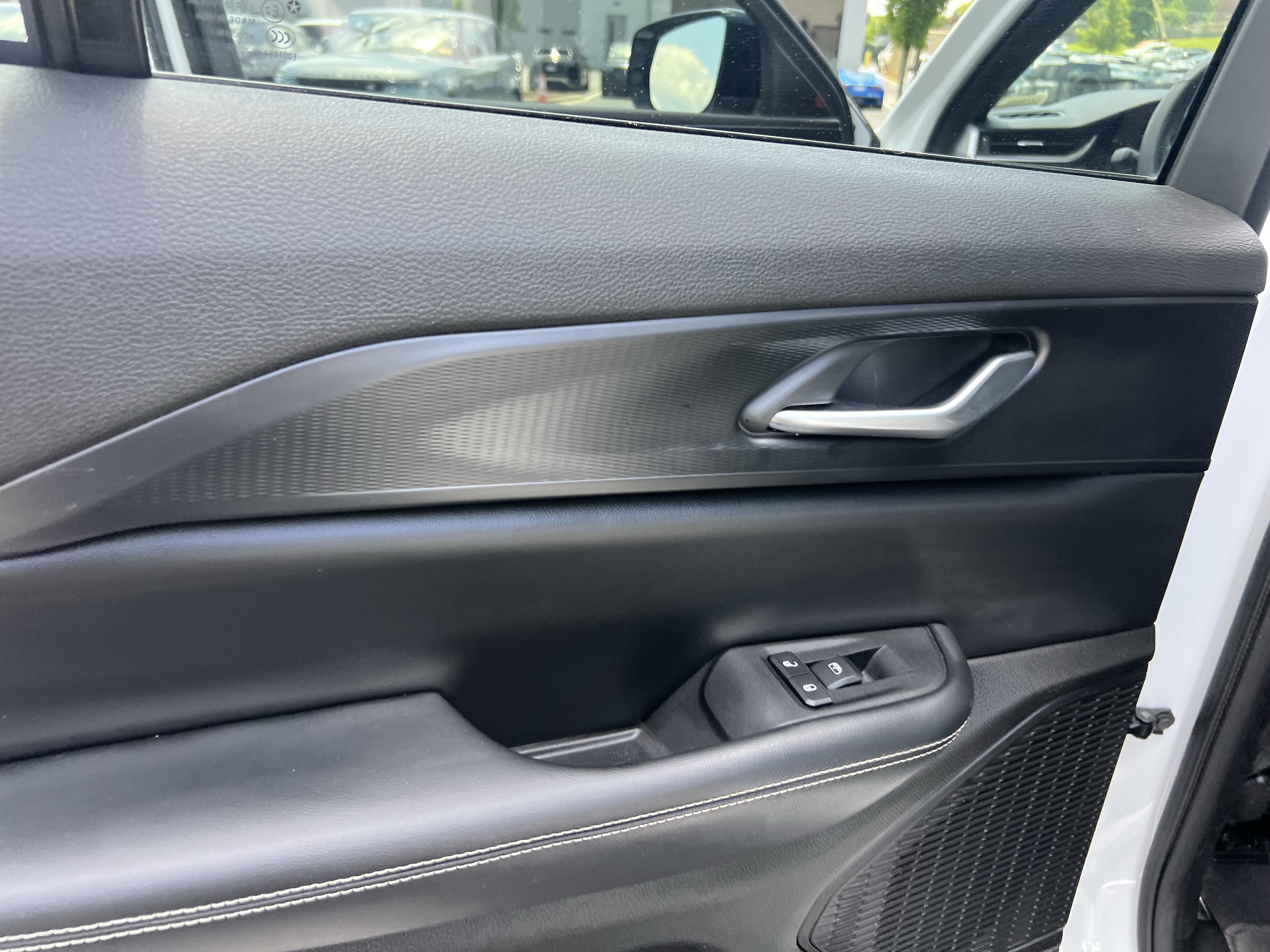 Used 2023 Jeep Grand Cherokee Altitude RWD image 25