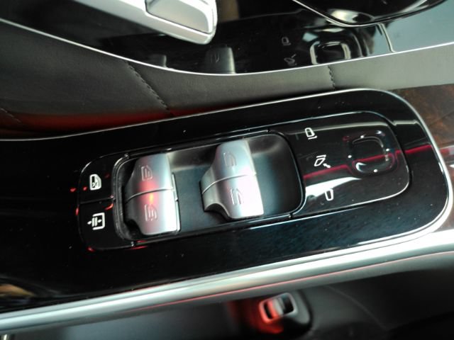 Used 2024 Mercedes-Benz S 580e 4MATIC Sedan image 44